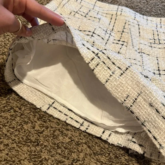 Maeve by Anthropologie White Tweed Shorts size 10 - Picture 10 of 10